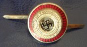 Партийная кокарда.