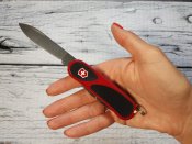 Многофункциональный складной нож от компании Victorinox. Модель Delemont EvoGrip ™ 11 (2.4803.C)