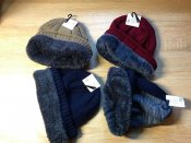 4 новых шапки одним лотом.