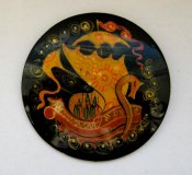 Ладья - дружинники - древняя Русь = художественная роспись = значок-брошь из СССР