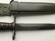 Итальянский штык-нож к штурмовой винтовке Beretta AR-70