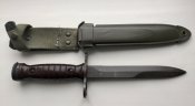 Итальянский штык-нож к штурмовой винтовке Beretta AR-70