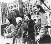 Советские партизанки.jpg