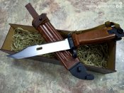 Продам штык-нож к автомату Калашникова АК-74 в подарочном коробке.