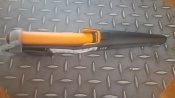 Универсальный нож с точилкой Fiskars (1023618) Оригинал