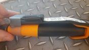 Универсальный нож с точилкой Fiskars (1023618) Оригинал
