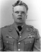 Einar Ingman MOH wears that UN Rope_ July 5 1951.jpg