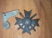 КВК с мечами плюс кокарда полиции