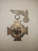 Крест за выслугу лет плюс кокарда Вермахт