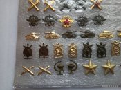 47 эмблем и звезд советской армии .