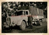 КИРОВОГРАД  2 x Foto, Wk2, Lkw Rast in Kirowograd, Russland 1943 (N)50075.jpg