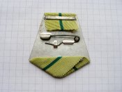 Колодка из алюминия, однослойная с лентой к медали За оборону Ленинграда