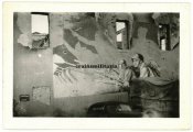 Orig. Foto russische Wandgemälde Propaganda in zerstörte Stadt Russland 1942.jpg