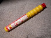 Морская сигнальная ракета красного огня