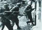 1330811754_70war1945.jpg