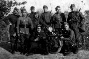 Bul-SoldiersPosingWithAWOMotorcycle.jpg