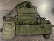 Продам нагрудник на 8 магазов олива б/у с подсумком