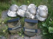 Наколінники , піксель.