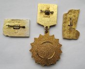 40 лет победы - 9 мая = 1945 - 1985 = СССР = 3 значка
