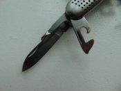 Нож с пятнадцатью функциями+всякие саперные приспособы