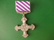 "Крест За выдающиеся летные заслуги(Великобритания."