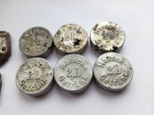 Крышки с  маршевого напитка и окончания хлястиков