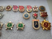 28 значков по спорту .