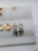 21 разных эмблем