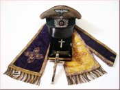 Вещи капеллана Вермахта (четки, библия 1941-го года).
