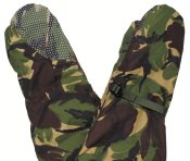 Мембранные рукавицы (чехол) Gore-tex ECW, в расцветке DPM. Великобритания, оригинал, размер М.