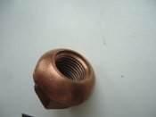 колёсная гайка.Бронзовая.