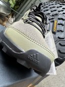 Тактические трекинговые походные кроссовки Adidas terrex AX4 подошва Continental