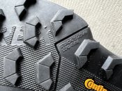 Тактические трекинговые походные кроссовки Adidas terrex AX4 подошва Continental