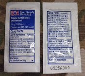 Пак: Саше з Мазь з антибіотиками ER Triple antibiotic ointment 0.9g (10 шт)