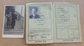 Загран паспорт рейх и фото владелицы с СС маном