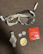 Годинник+окуляри+значок+копійки+чай