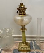 Настольная керосиновая лампа.Камень