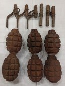 Макеты гранат Ф-1 ( 6 штук) с макетами запалов.