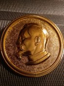 Настольную медаль 70 лет Органов Госбезопасности СССР.
