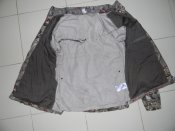 куртка парка Decathlon в захисних кольорах .  Індія.