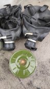 Два протигази з позицій свинособак.