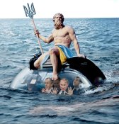 Нептун топить хуйло в батіскафі.