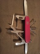 Швейцарський армійський Ніж Victorinox №3, б/в (червоний)