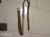 ремінь шкіряний  в/с Швейцарія .довжтна 143 см. Х . ширина лямки 2.5 см.