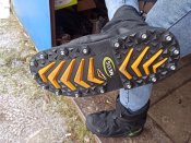 Зимові водонепроникні бахіли з шипованою підошвою Explorer Stabilicer. Розмір XXXL