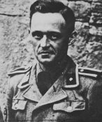 2. Унтерсшарфюрер СС Рой Корландер, 1944.jpg