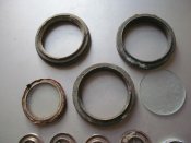 Запчастини з противогаза.