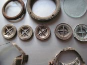 Запчастини з противогаза.