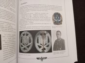 Книга «Боевые награды Третьего Рейха» автор Олег Курылев.  .