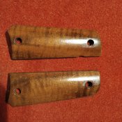 Накладки  ( дерево ) Кольт 1911